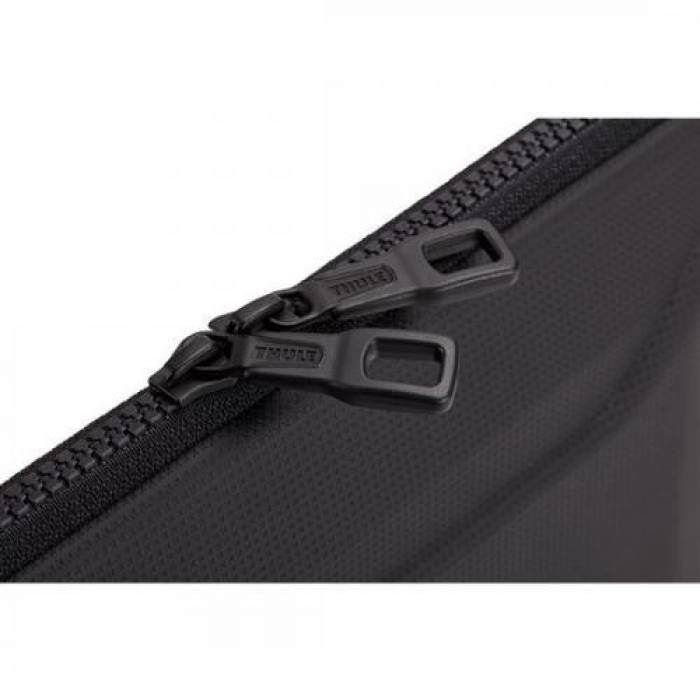 Husa Thule Gauntlet pentru laptop de 16 inch, Black