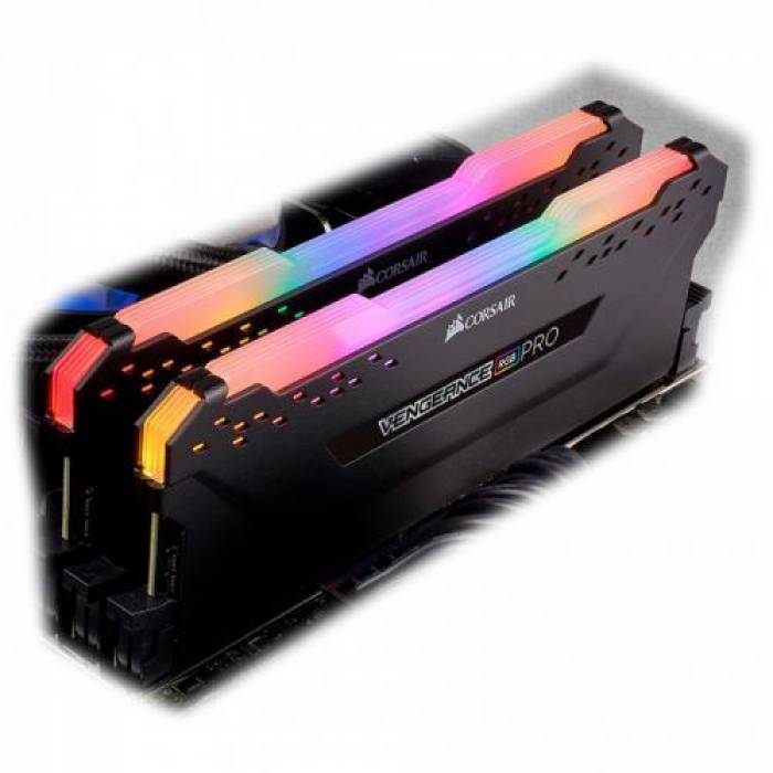 Kit Memorie Corsair Vengeance RGB PRO 64GB, DDR4-3600MHz, CL18, Quad Channel